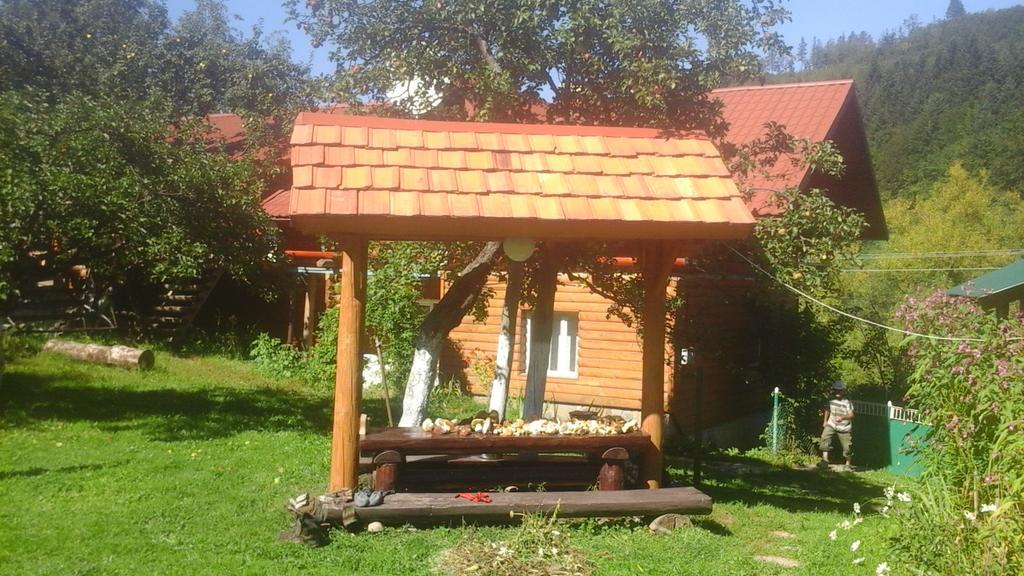 Садиба Під Гострою Ždenijevo Exteriér fotografie
